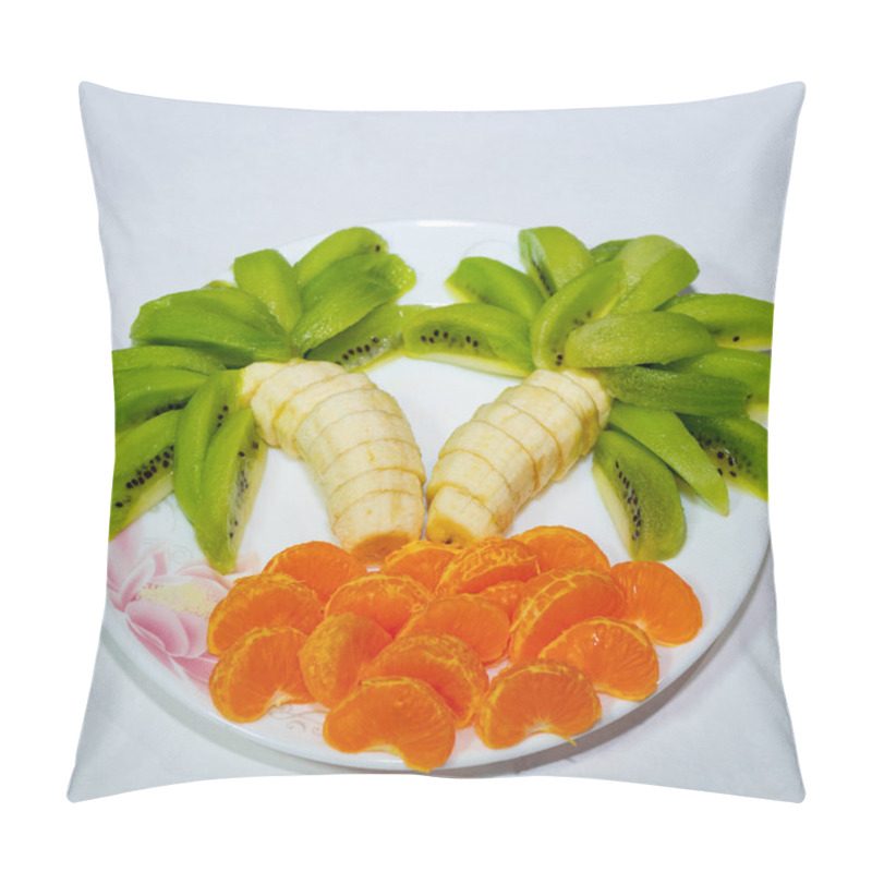 Personality  A Delightful Combination Of Sliced Bananas And Kiwis Arranged To Resemble Palm Trees, Surrounded By Vibrant Orange Segments On A Decorative Plate. Pillow Covers