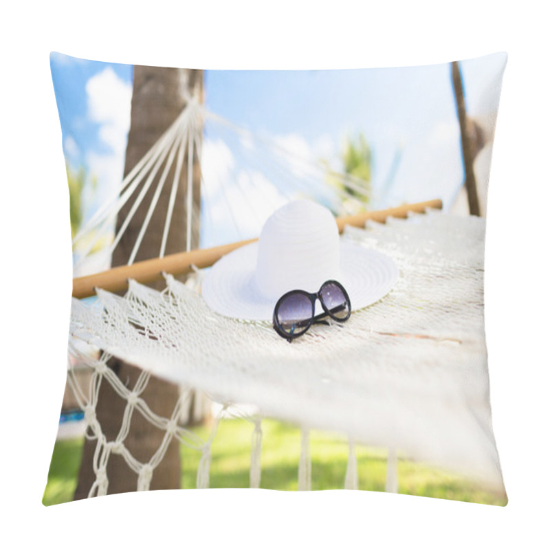 Personality  Picture Of Hammock With White Hat And Sunglasses Pillow Covers