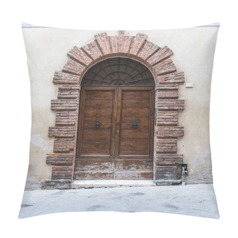 Personality  Massive Wooden Doors Typical Of Southern Italy Pillow Covers