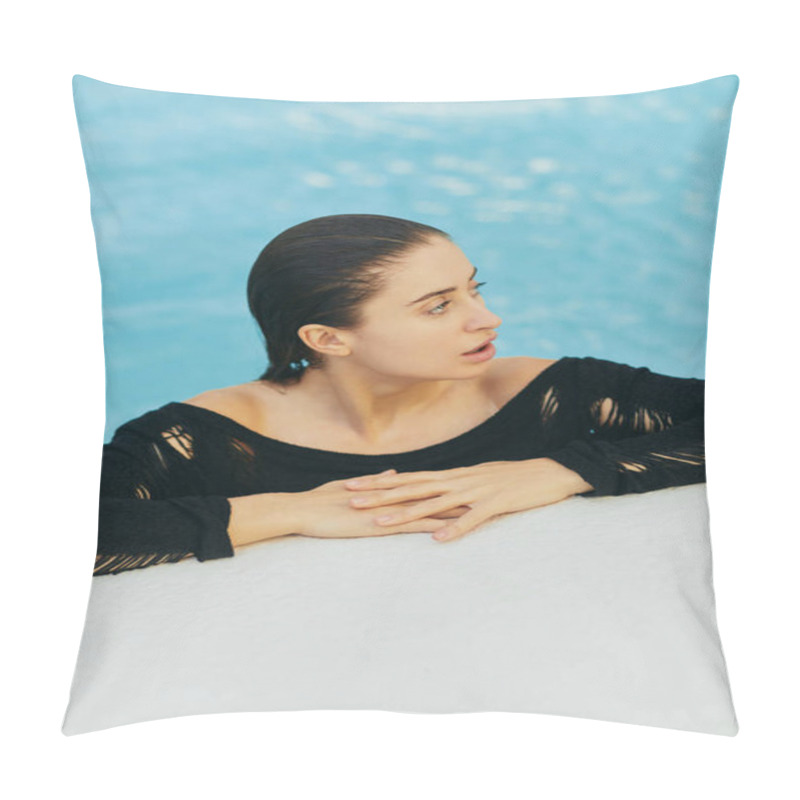 Personality  Beautiful Young Woman With Tanned Skin In Black Swimwear In Public Swimming Pool, Posing And Enjoying Her Summer Vacation At Luxury Resort In Miami, No Makeup Look Pillow Covers