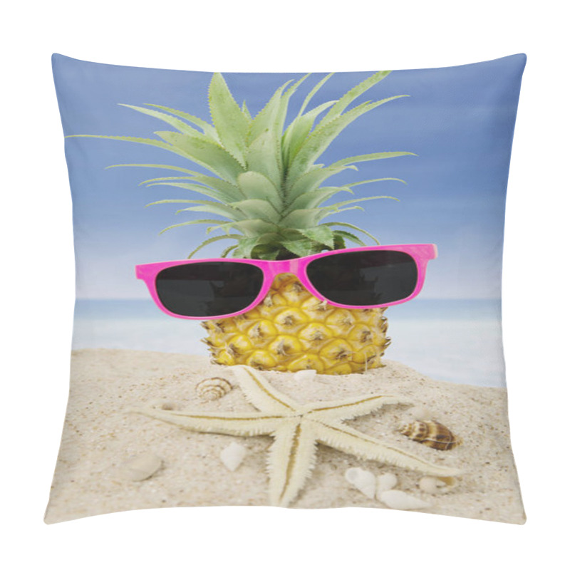 Personality  Pineapple With Sunglasses And Starfish Pillow Covers