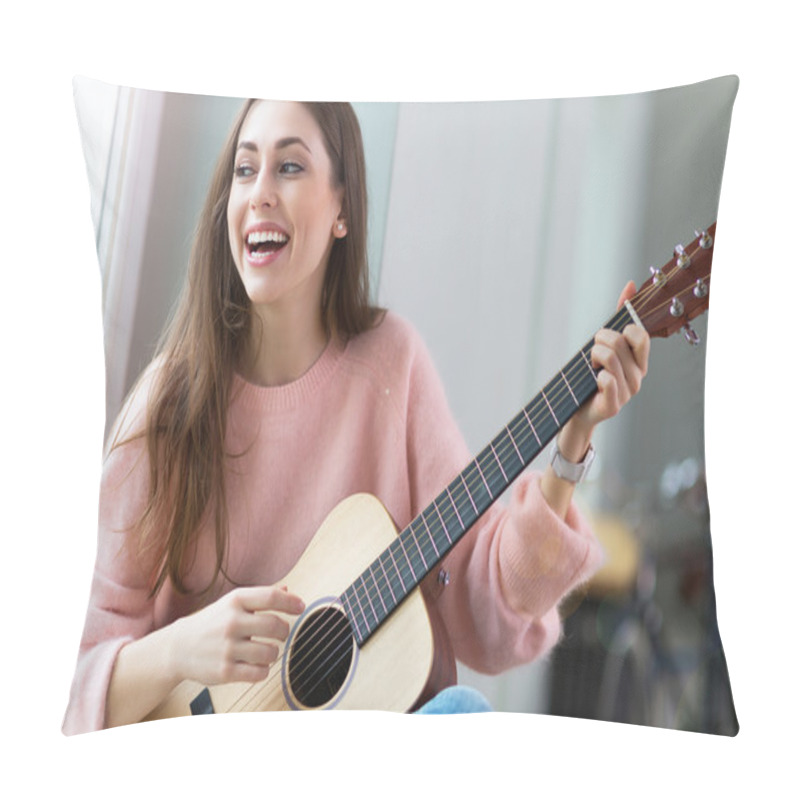 Personality  Young Woman Playing Guitar Pillow Covers