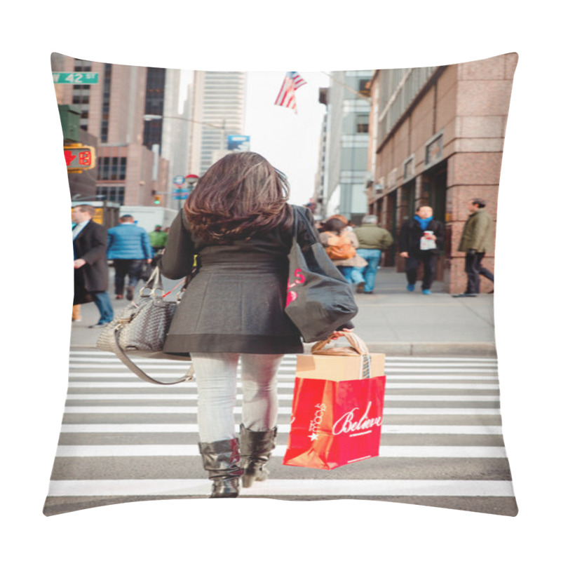 Personality  Christmas Shopper New York City Pillow Covers