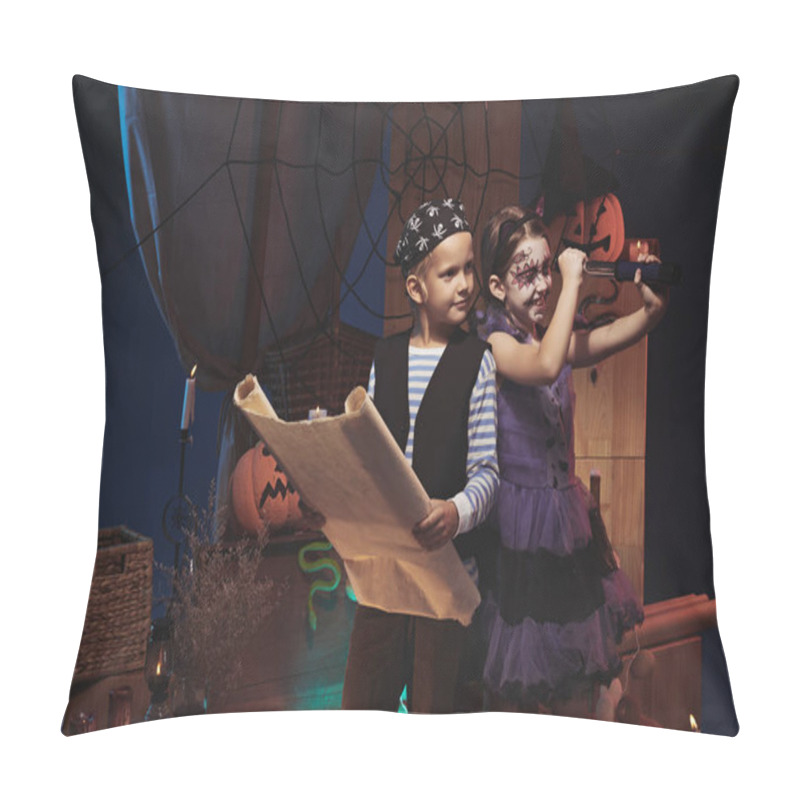 Personality  Kids In Costumes Playing On Pirate Ship Pillow Covers