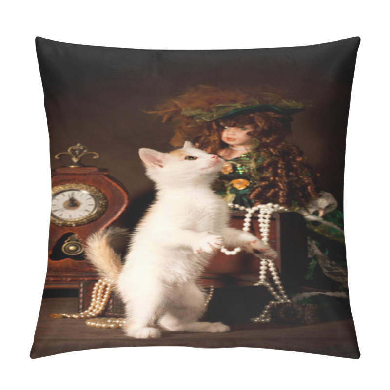 Personality  Small Kitten Pillow Covers