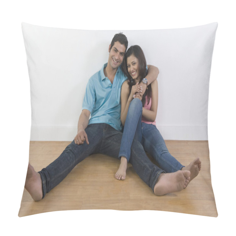 Personality  Couple Sitting On The Floor Pillow Covers