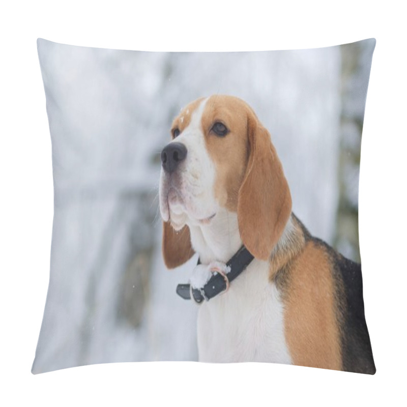 Personality  Beagle Dog Walking In The Winter Snowy Forest Pillow Covers