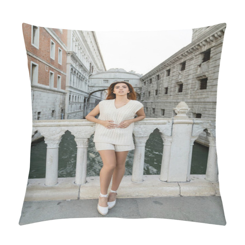 Personality  Full Length Of Young Woman Near Medieval Prison And Sighs Bridge In Venice Pillow Covers