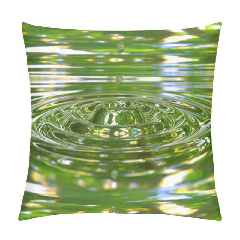 Personality  Drops Of Water Fall Into The Water And Create Waves With The Reflection Of Green Vegetation, 3d Illustration Pillow Covers