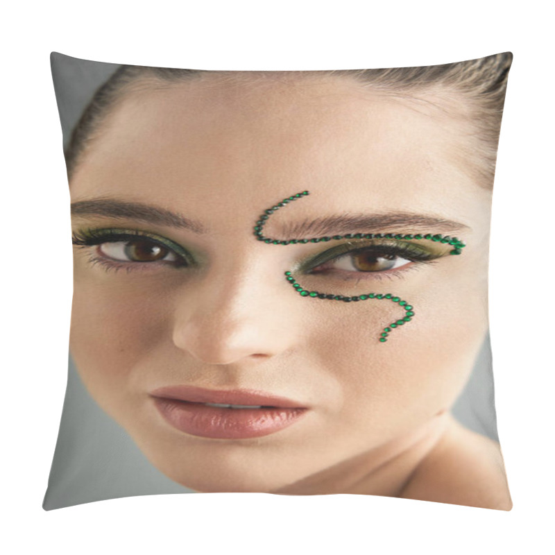 Personality  A Beautiful Young Woman Showcases Intricate Snake-inspired Makeup In An Elegant Studio. Pillow Covers