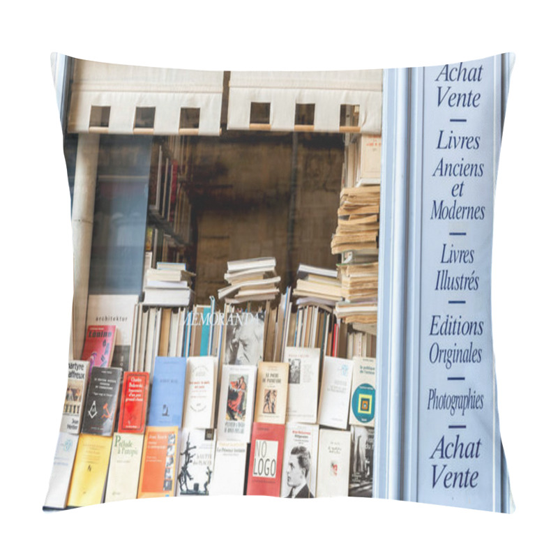 Personality  REIMS  CHAMPAGNE - FRANCE. AUGUST 17, 2017: Bookshop With Wooden Facade Of Ancient Books With A Retro Charm. France. Pillow Covers