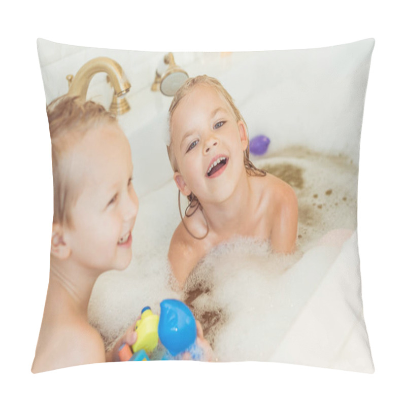 Personality  Kids Playing In Bathtub With Foam Pillow Covers