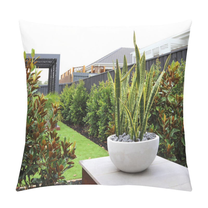 Personality  Modern Backyard Design Ideas  Pillow Covers