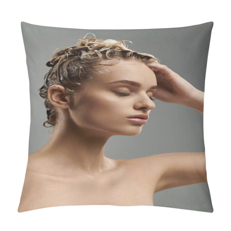 Personality  Beautiful Woman Washing Her Hair. Pillow Covers