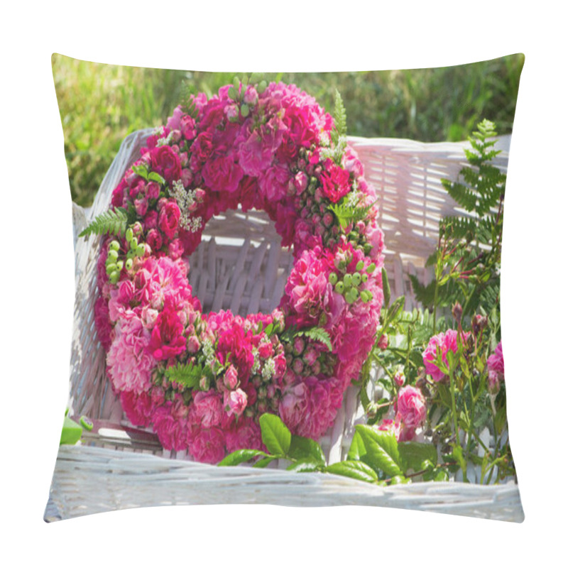 Personality  Wreath Of Roses And Accessories Pillow Covers