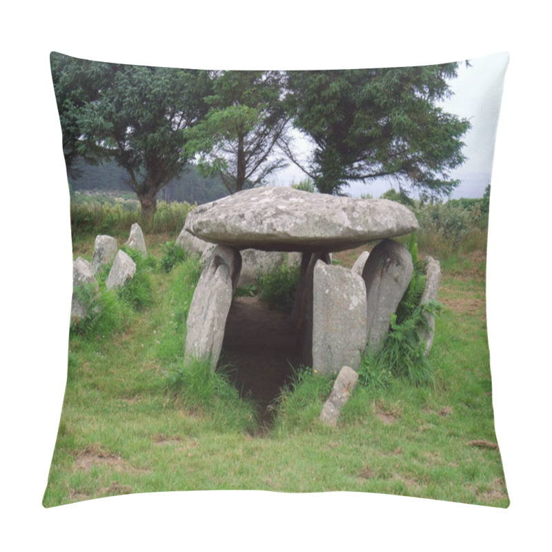 Personality  Gallery Grave In Brittany Pillow Covers