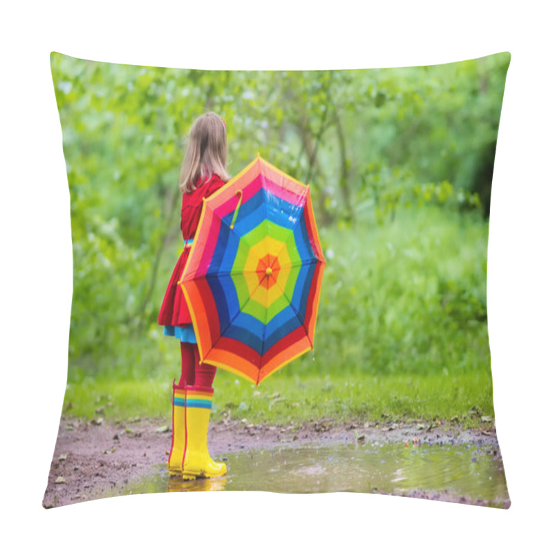 Personality  Child Playing In The Rain Pillow Covers