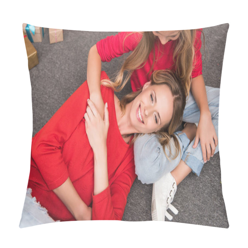 Personality  Hugging Mother And Daughter Pillow Covers