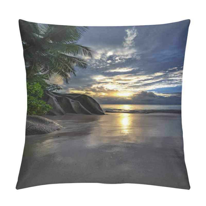 Personality  Sunset On Paradise Beach At Anse Georgette, Praslin, Seychelles  Pillow Covers