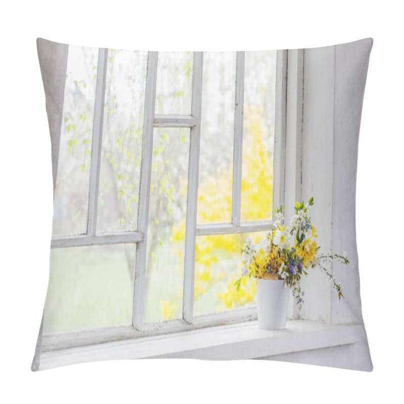 Personality  Yellow Spring Flowers On Windowsill Pillow Covers