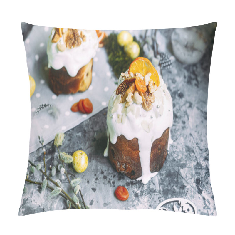 Personality  Easter Cupcake With Candied Fruit, Panetone Pillow Covers