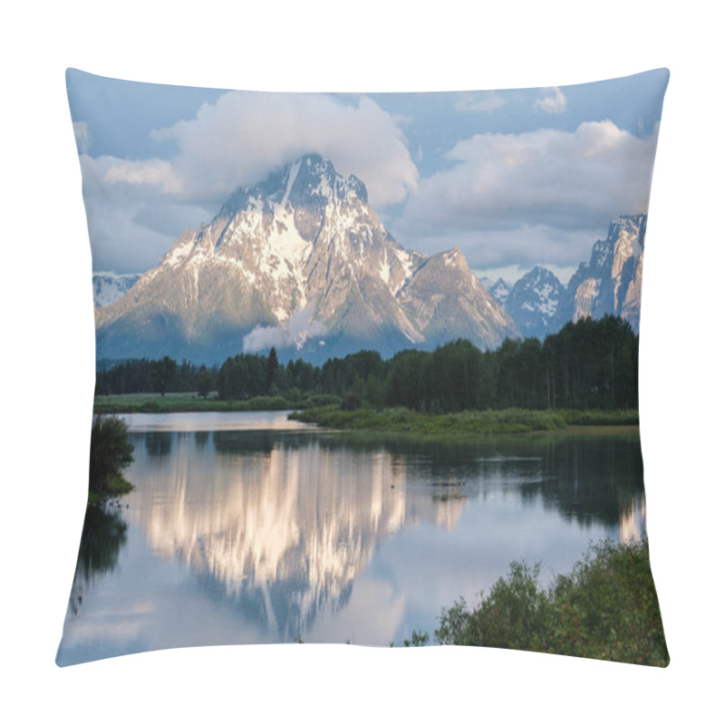 Personality  Grand Teton Mountains From Oxbow Bend On The Snake River At Morning. Grand Teton National Park, Wyoming, USA. Pillow Covers