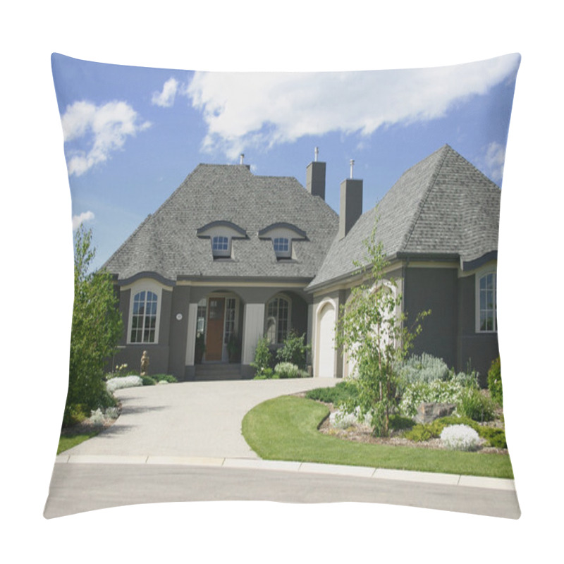 Personality  Single Family Home In Traditional Style With Landscaping, With Blue Sky Background Pillow Covers