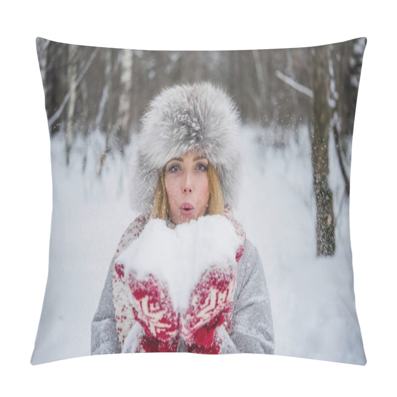 Personality  Woman Blowing Snow Pillow Covers