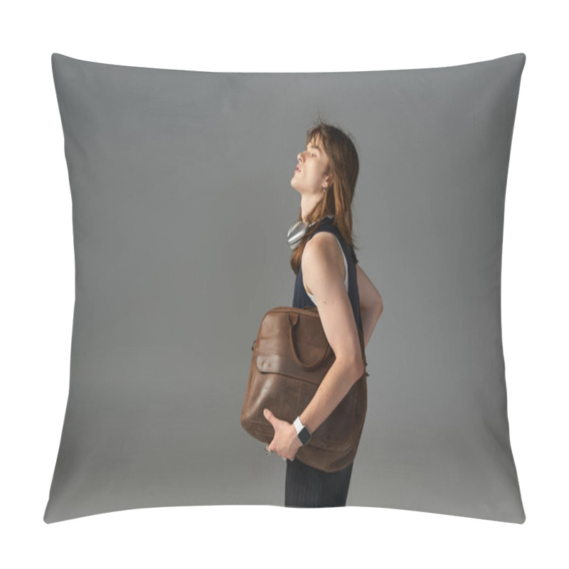 Personality  A Young Man Showcases Modern Fashion With A Brown Bag, Exuding Confidence In A Stylish Outfit. Pillow Covers