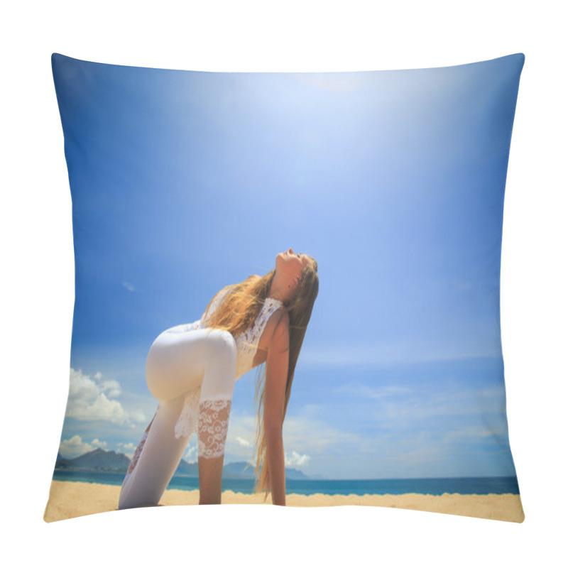 Personality  Girl Practicing Yoga At Beach Pillow Covers