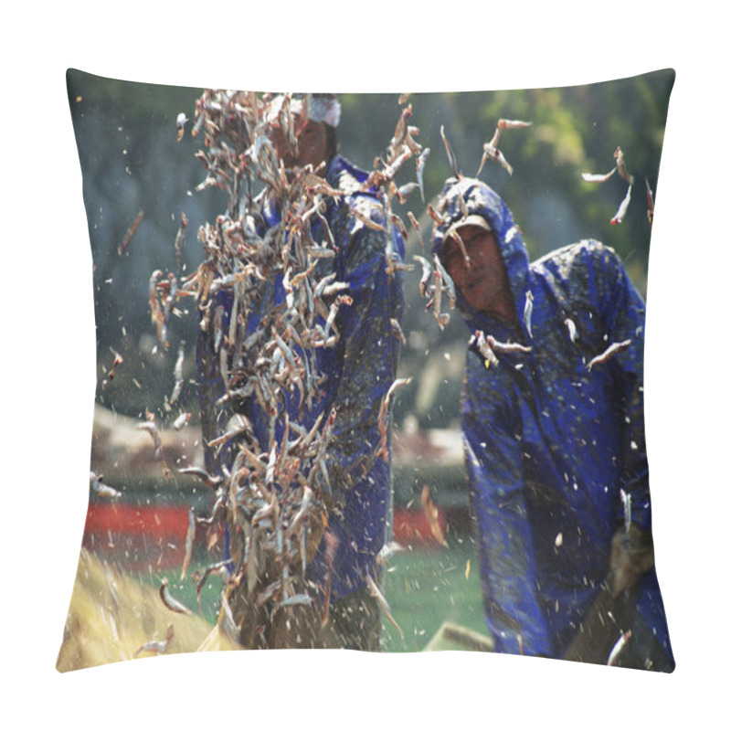 Personality  Fishermen Unload The Catch Of Anchovies Pillow Covers