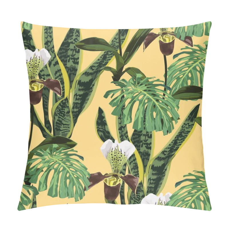 Personality  Seamless Exotic Pattern With Tropical Leaves. Pillow Covers