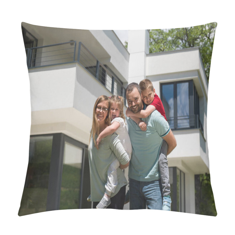 Personality  Happy Family With Children In The Yard Pillow Covers