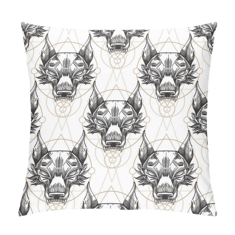 Personality  Muzzle Of The Wolf Is A Seamless Pattern  Pillow Covers