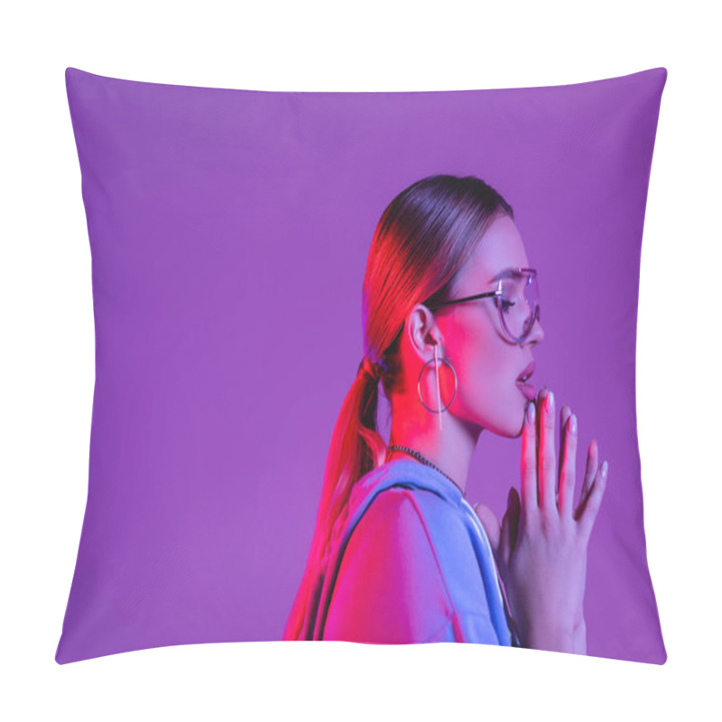 Personality  Side View Of Young Stylish Woman In Sunglasses And Praying Hands Isolated On Purple  Pillow Covers