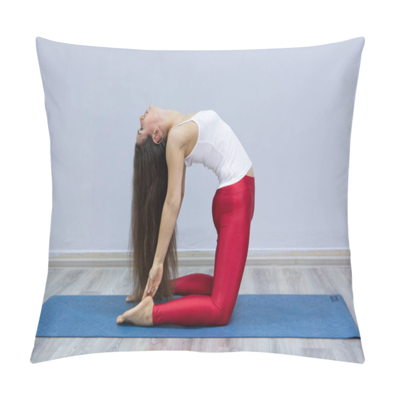 Personality  Young Woman Practicing Yoga In A Urban Background Genre Pillow Covers