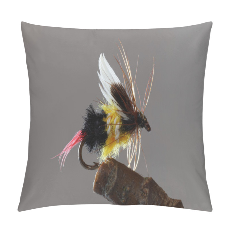 Personality  Bumble Bee Fly Fishing Imition Pillow Covers