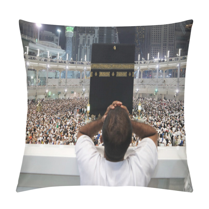 Personality  Muslim Praying In  Kaaba Makkah Pillow Covers