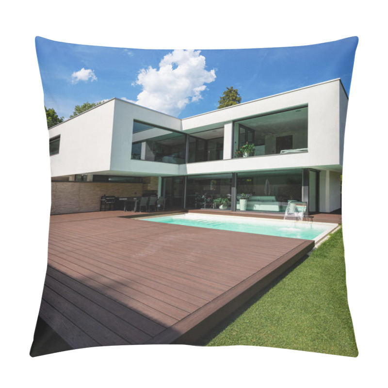 Personality  Exterior Modern White Villa With Pool And Garden, Nobody Inside Pillow Covers