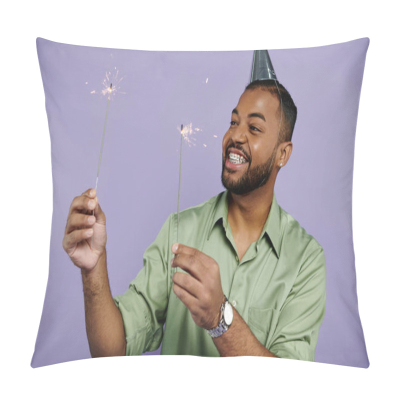 Personality  A Young African American Man In Braces Joyfully Holding Sparklers While Wearing A Party Hat On A Purple Background. Pillow Covers