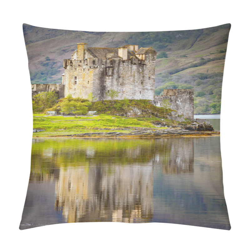 Personality  Scotland - Highlands - Eilean Donan Castle (1220)  Pillow Covers