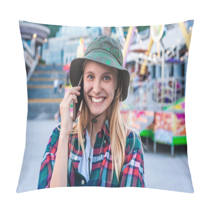 Personality  Cheerful Young Woman Talking By Smartphone And Smiling At Camera In Amusement Park Pillow Covers