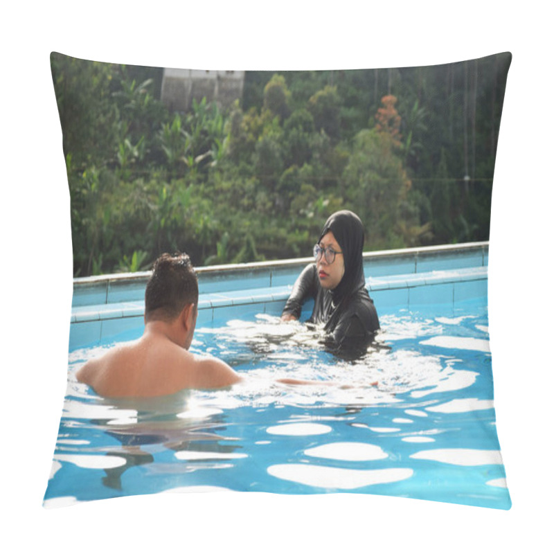 Personality  Tegal, Indonesia - July 07, 2024 : A Husband And Wife Are At The Swimming Pool Of A Villa In The Guci. View With Pine Forest Background Pillow Covers