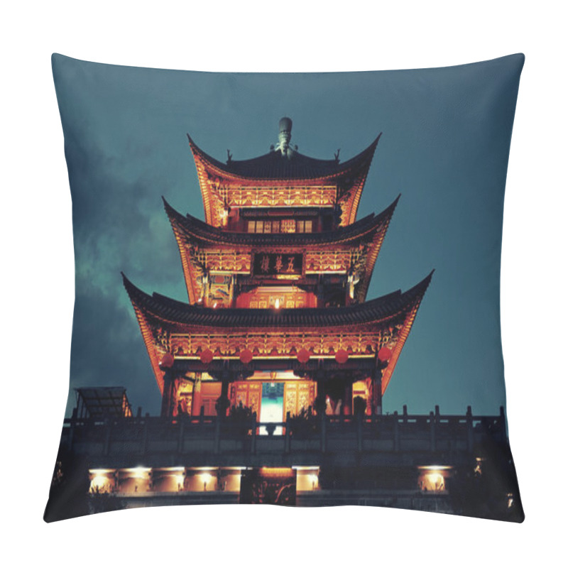 Personality  Wuhua House At Night Pillow Covers