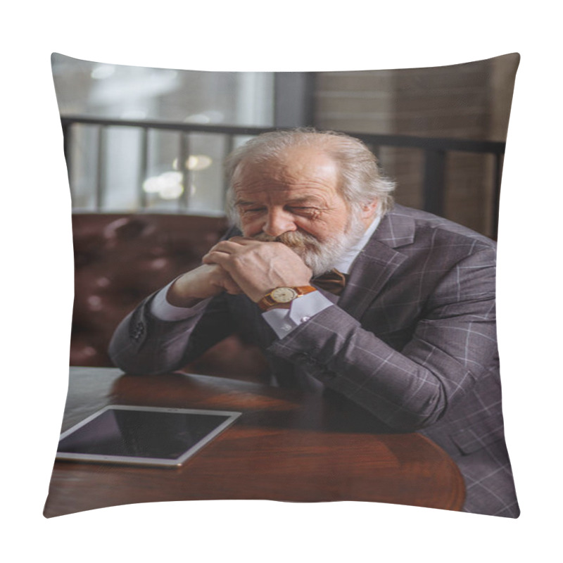 Personality  Elderly Man Is Recalling Distinctly Spent Life Pillow Covers