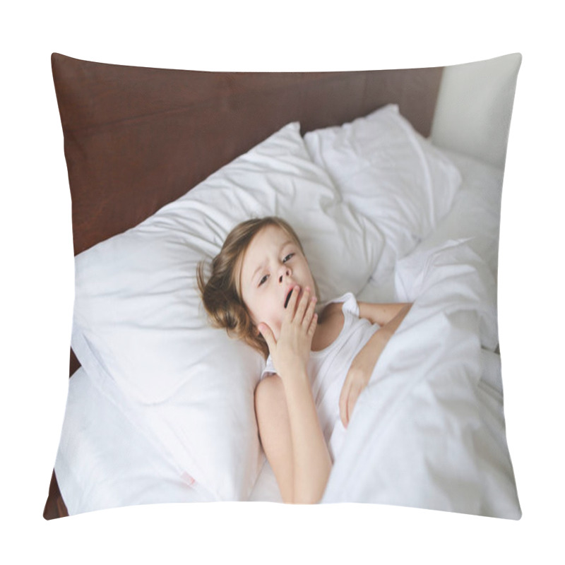 Personality  Little Girl Lying In Bed And Yawning In Morning. Pillow Covers