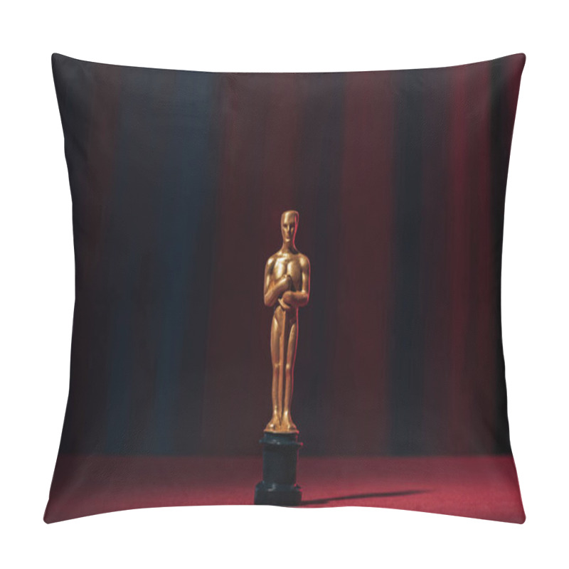 Personality  KYIV, UKRAINE - JANUARY 10, 2019: Shiny Golden Oscar Award On Dark Background Pillow Covers