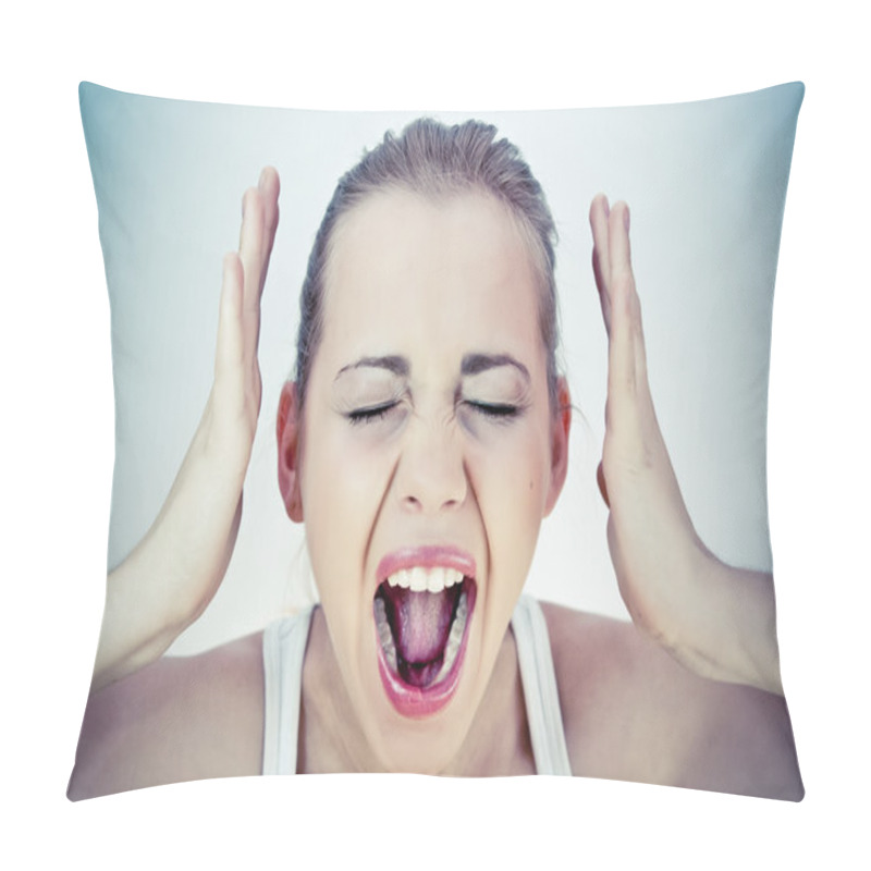 Personality  Screaming Woman Pillow Covers