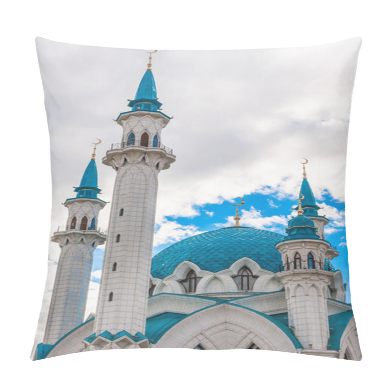 Personality  The Kul Sharif Mosque In Kazan Kremlin, Tatarstan, Russia Pillow Covers