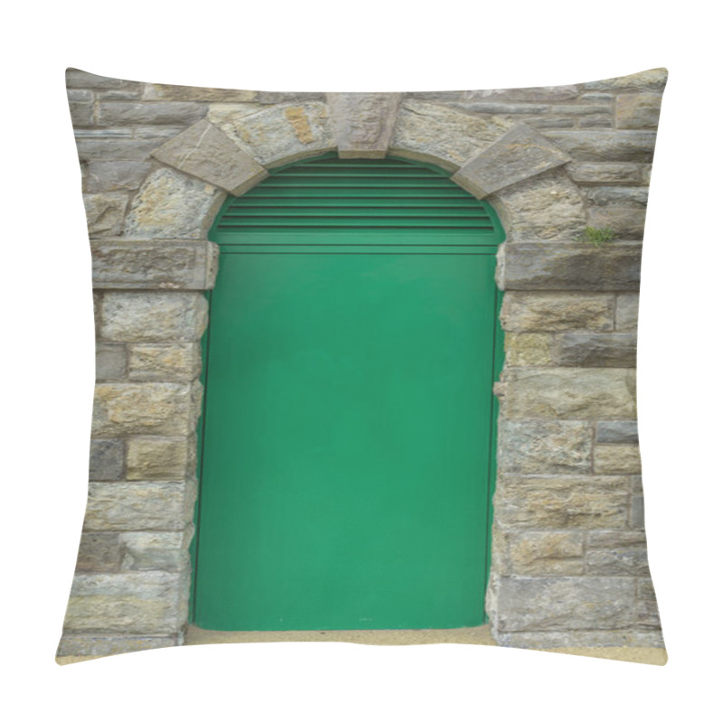 Personality  Green Door In An Old, Brick Wall Pillow Covers